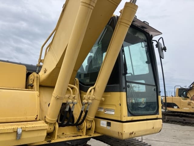 EXCAVATOR — Auction (lot 8458-220)