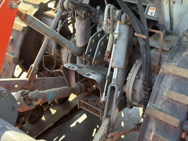 Tractor — Auction (lot 8458-22001)
