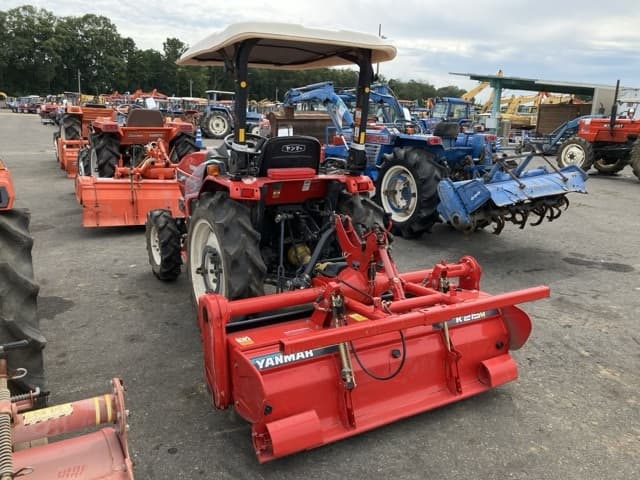 Tractor — Auction (lot 8458-2202)