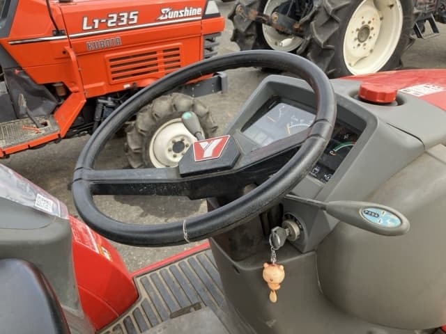 Tractor — Auction (lot 8458-2202)