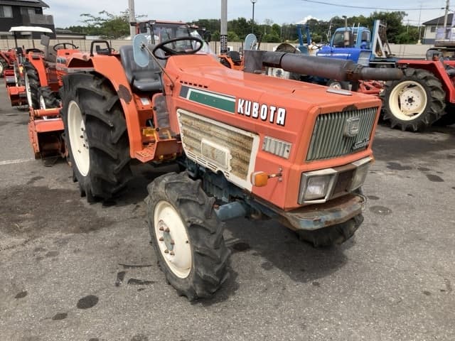 Tractor — Auction (lot 8458-2204)