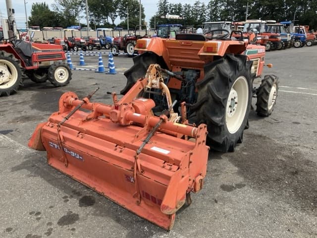 Tractor — Auction (lot 8458-2204)