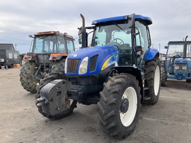 Tractor — Auction (lot 8458-2208)