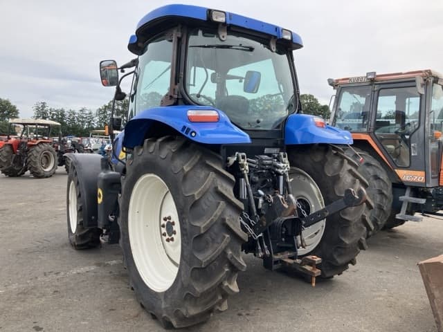 Tractor — Auction (lot 8458-2208)