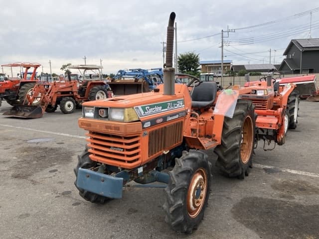 Tractor — Auction (lot 8458-2209)