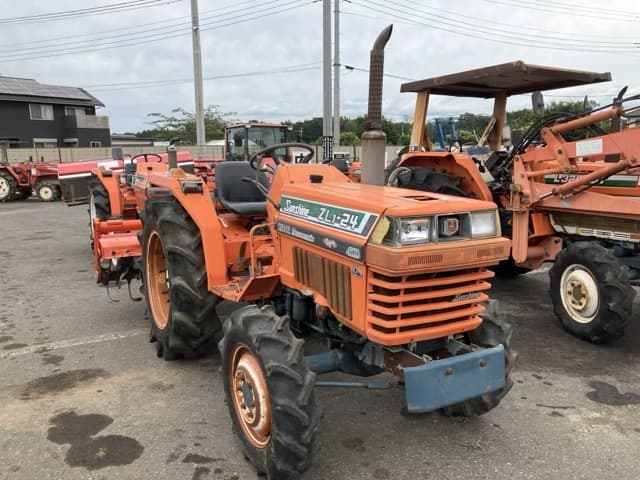 Tractor — Auction (lot 8458-2209)