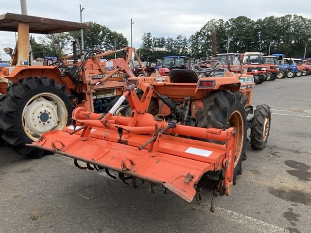 Tractor — Auction (lot 8458-2209)