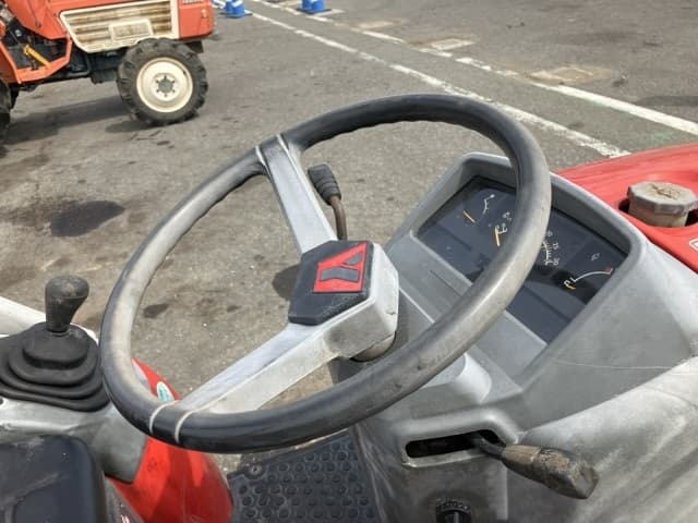 Tractor — Auction (lot 8458-2210)