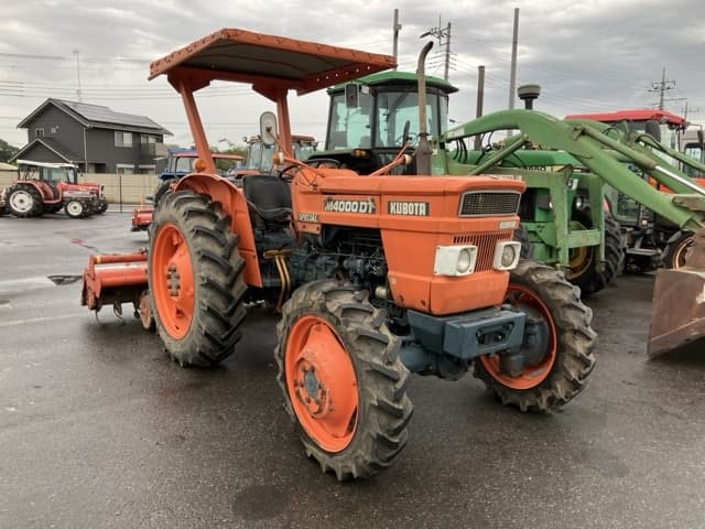 Tractor — Auction (lot 8458-2211)