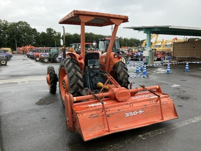 Tractor — Auction (lot 8458-2211)