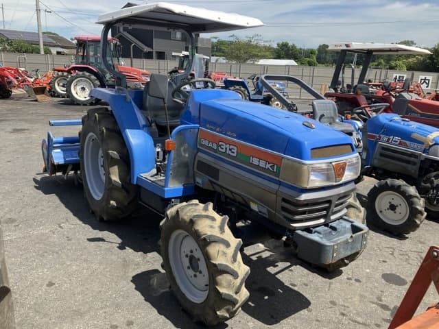 Tractor — Auction (lot 8458-2213)