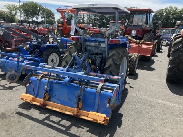 Tractor — Auction (lot 8458-2213)