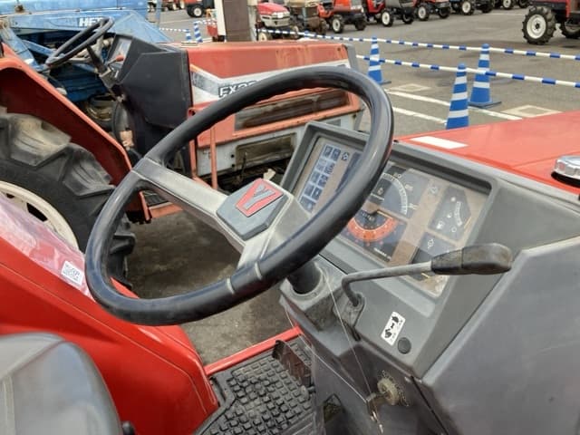Tractor — Auction (lot 8458-2215)