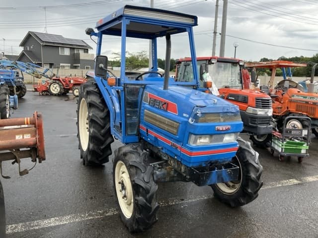 Tractor — Auction (lot 8458-2217)
