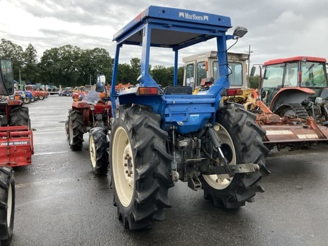 Tractor — Auction (lot 8458-2217)
