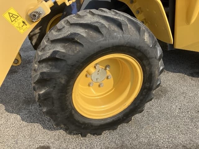 MINI WHEEL LOADER — Auction (lot 8458-222)