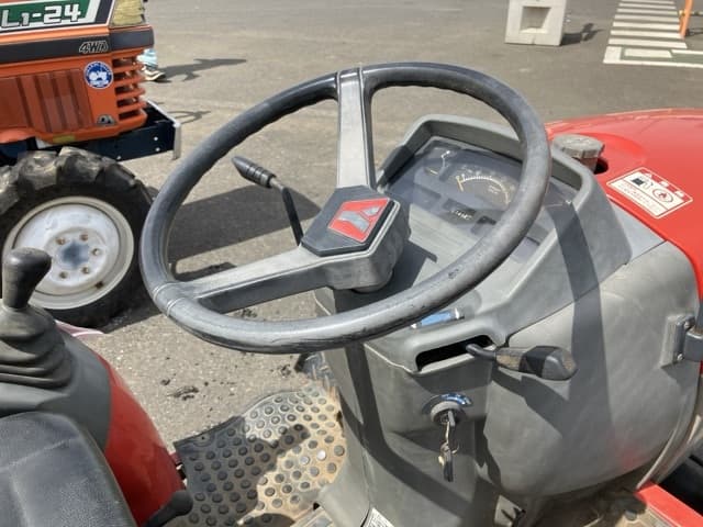 Tractor — Auction (lot 8458-2220)
