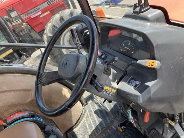 Tractor — Auction (lot 8458-2221)
