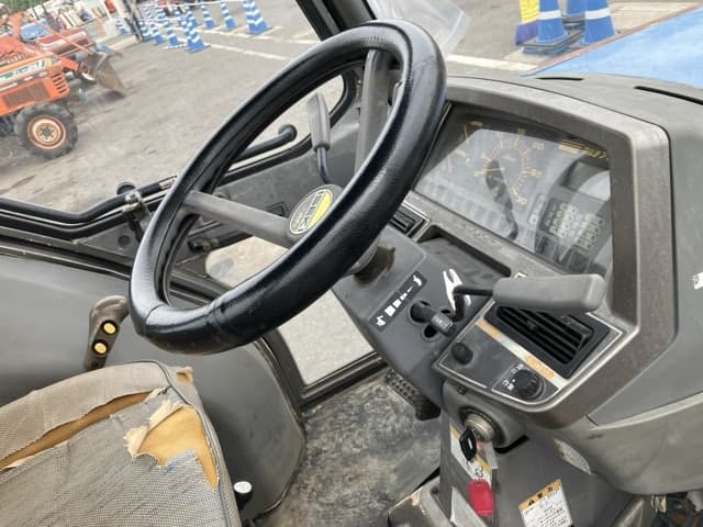 Tractor — Auction (lot 8458-2223)