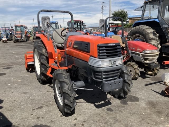 Tractor — Auction (lot 8458-2224)