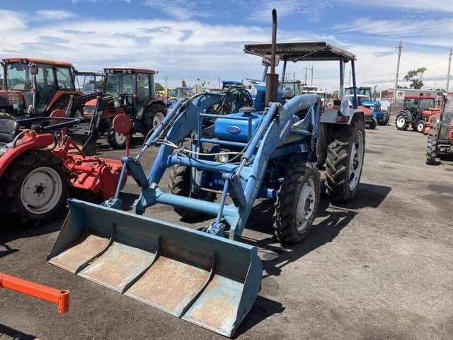 Tractor — Auction (lot 8458-2225)