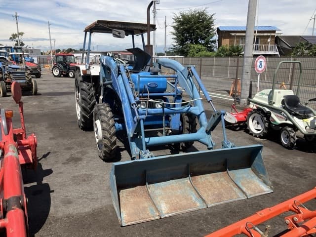 Tractor — Auction (lot 8458-2225)
