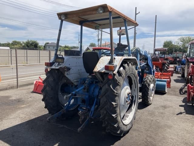 Tractor — Auction (lot 8458-2225)