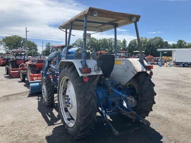 Tractor — Auction (lot 8458-2225)