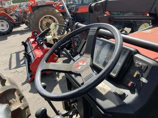 Tractor — Auction (lot 8458-2226)