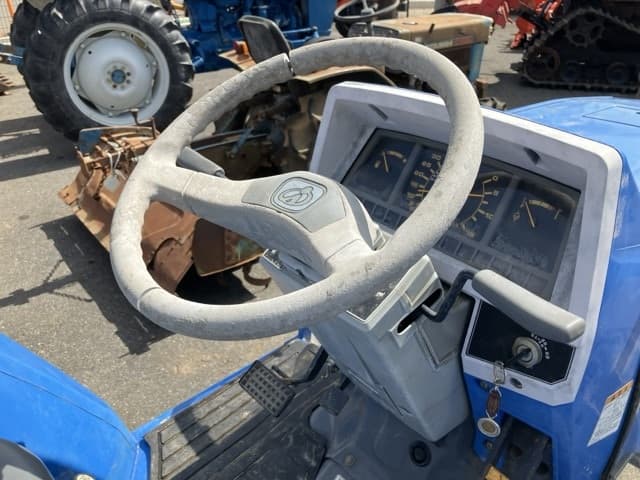 Tractor — Auction (lot 8458-2227)