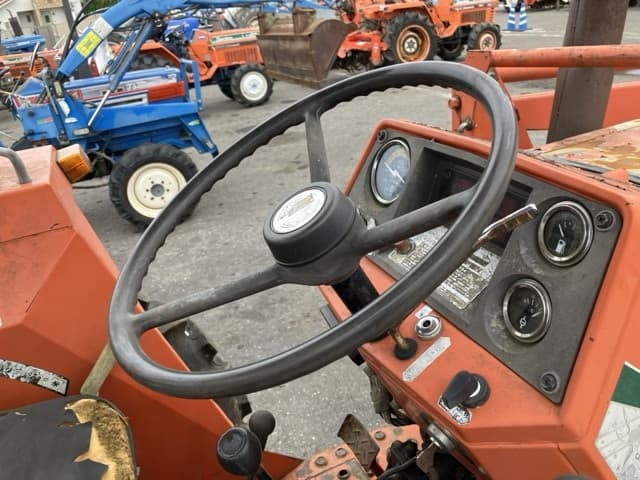 Tractor — Auction (lot 8458-2228)