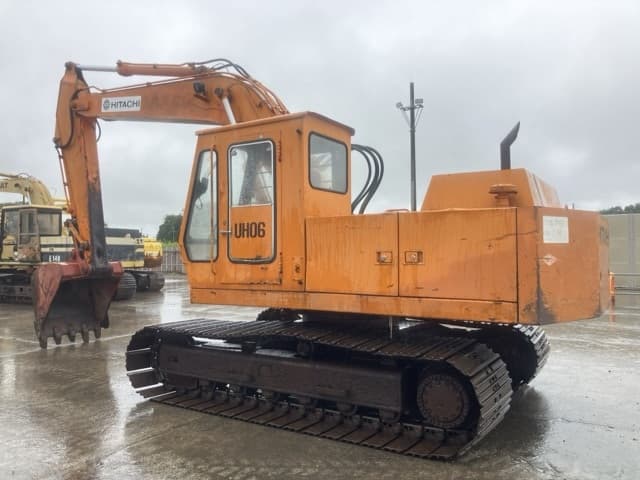 EXCAVATOR — Auction (lot 8458-223)