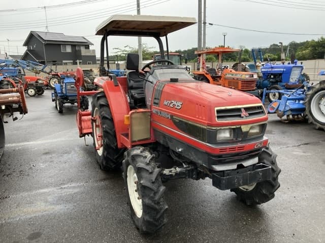 Tractor — Auction (lot 8458-2236)