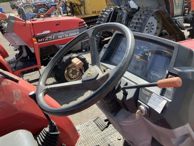Tractor — Auction (lot 8458-2249)