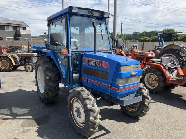 Tractor — Auction (lot 8458-2251)