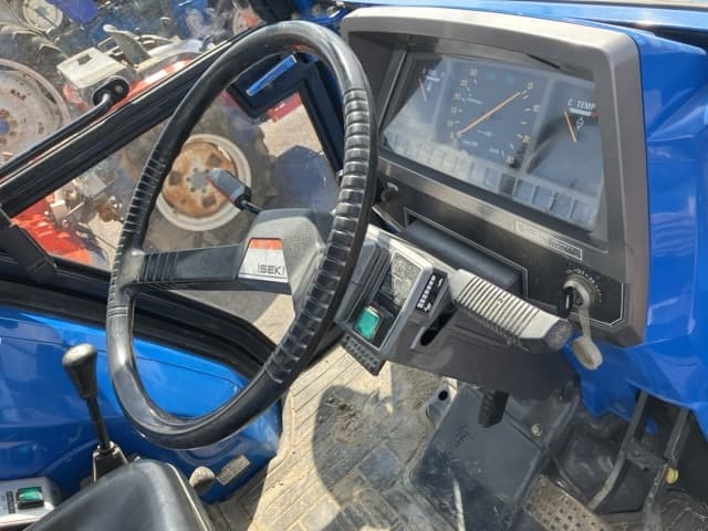 Tractor — Auction (lot 8458-2251)