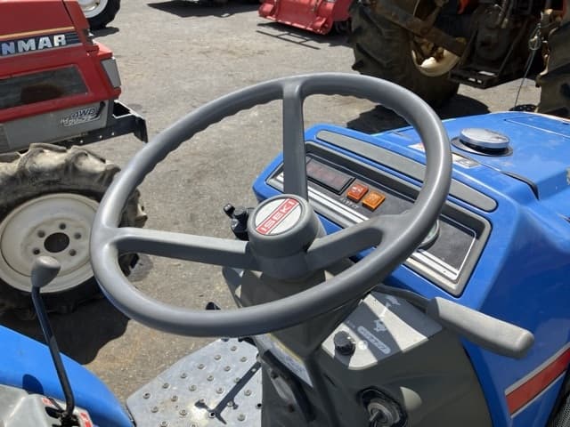 Tractor — Auction (lot 8458-2253)
