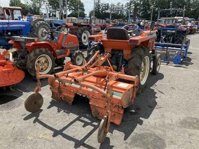Tractor — Auction (lot 8458-2257)