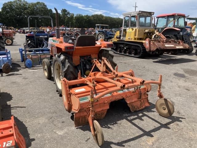 Tractor — Auction (lot 8458-2257)