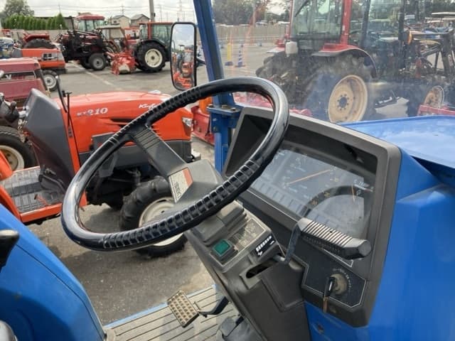 Tractor — Auction (lot 8458-2271)