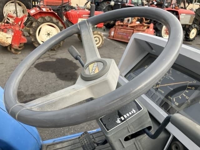 Tractor — Auction (lot 8458-2277)