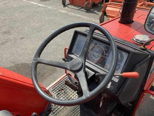 Tractor — Auction (lot 8458-2294)