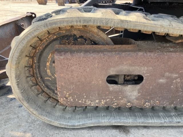 MINI EXCAVATOR — Auction (lot 8458-23)