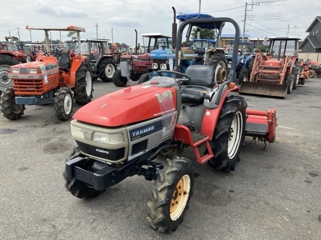 Tractor — Auction (lot 8458-2301)
