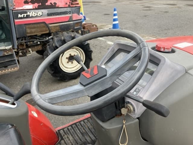 Tractor — Auction (lot 8458-2301)