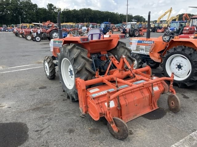 Tractor — Auction (lot 8458-2303)