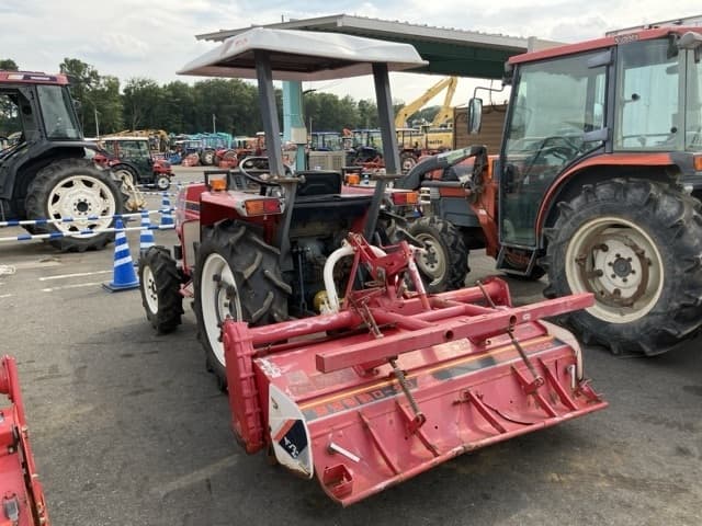 Tractor — Auction (lot 8458-2304)