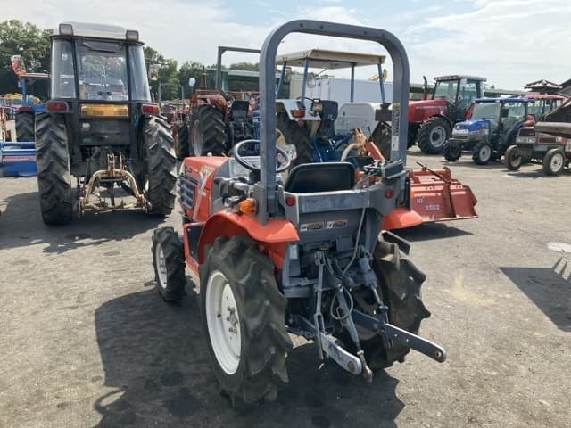 Tractor — Auction (lot 8458-2312)