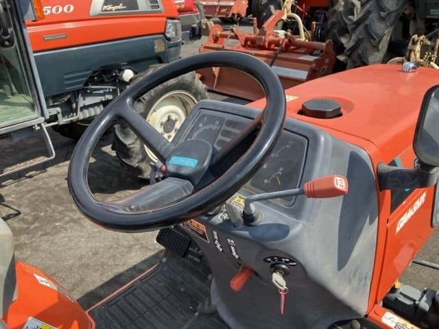 Tractor — Auction (lot 8458-2312)