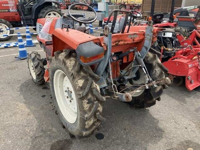 Tractor — Auction (lot 8458-2318)